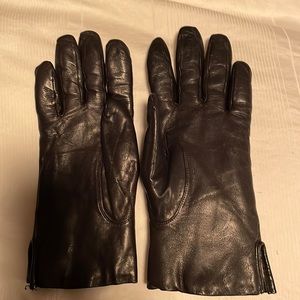 Genuine fur-lined leather gloves